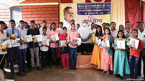 Minister Mushrif Said, The Idea Of ​Giving Mobiles To Needy Students Kolhapur Marathi News