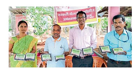 कोतवडे येथे गांडूळ खतातून समृद्ध शेती व समृद्धीही