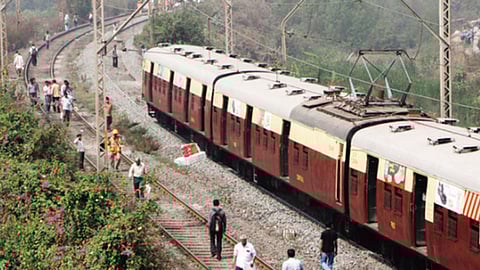 वर्षभरात रेल्वे अपघातात 251 बळी 