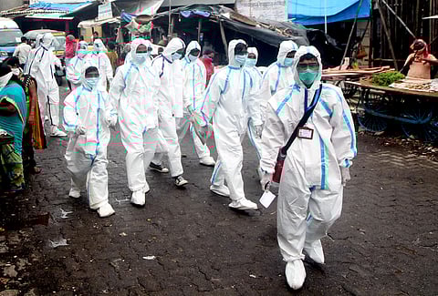 'आताच कडक प्रतिबंध घालणे गरजेचे, एका आठवड्याच्या आढाव्यानंतर घेणार निर्णय'