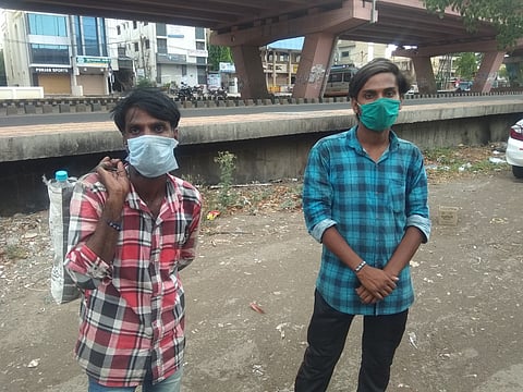 घर जाकर कमसे कम दो वक्त की रोटी तो मिलेंगी