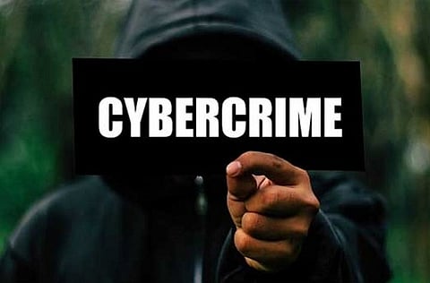 नोकरीचे आमिष; वाचा कसे फसवले तरुणीला..