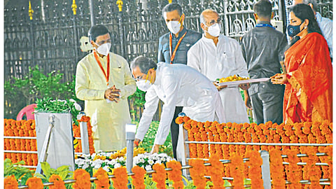 दसरा मेळावा सावरकर स्मारक सभागृहात पार पडला.