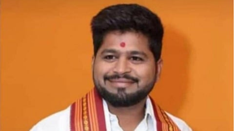 Deepak_Maratkar_Shivsena