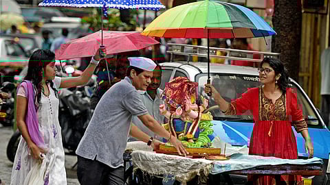 बुद्धी दे गणनायका..!