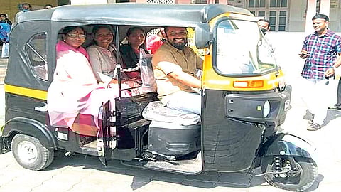 चर्चा तर हाेणारच! विरोधी गटनेता बनला नगराध्यक्षा, माजी नगराध्यक्षांसह सदस्यांचा सारथी