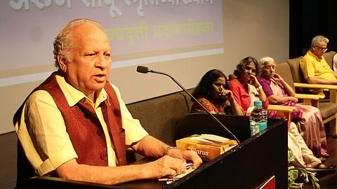 Kumar ketkar say mahatma gandhi is the only father of nation 