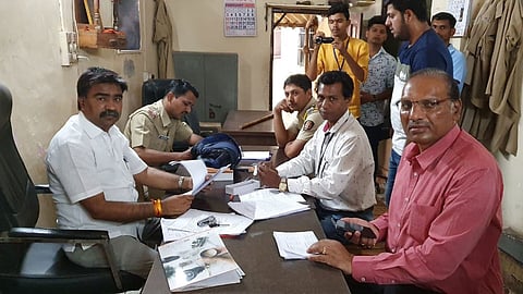 Loksabha 2019 : आचारसंहिता भरारी पथकाची कारवाई, 15 लाखांची बेहीशोबी रोकड जप्त