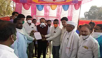 आमदारांच्या आश्वासनानंतर शेतकरी संघटनेने उपोषण घेतले मागे 