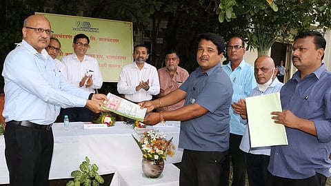 इथं कामगारांची झाली पगारवाढ अन् तेही...