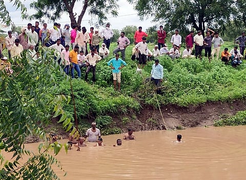 The three missing persons were found in a river flood at Gevrai