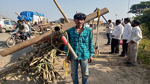 काळ आला होता, पण वेळ नाही! रेल्वे गेटमनचे प्रसंगावधान, अनेकांचे वाचविले प्राण