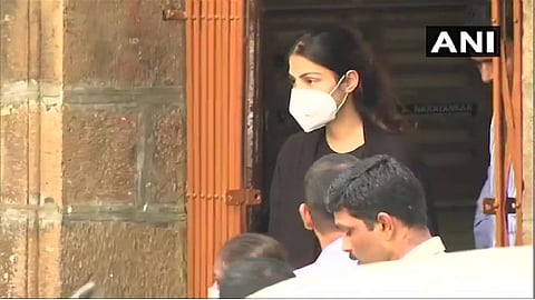 रिया चक्रवर्तीच्या जामीन अर्जावर उद्या सुनावणी, आजची रात्रही भायखळा तुरुंगात