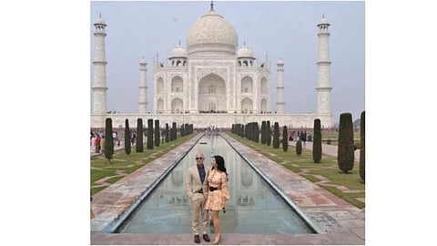 Amazon Founder Jeff Bezos Visits Taj Mahal With Girlfriend