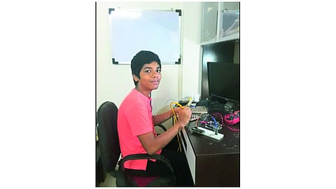 विप्लवला छंद नावीन्यपूर्ण इलेक्‍ट्रॉनिक्‍स वस्तू बनवण्याचा 