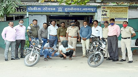 2 men in nagpur do theft only if they do not money  