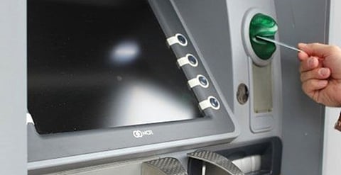 चोरट्यांनी पळवले चक्क "एटीएम मशिन' 