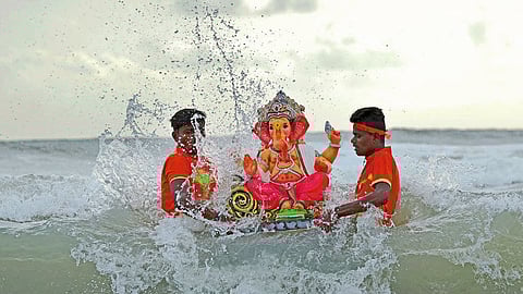 Immersion of 15 thousand Ganesha idols in sindhudurg