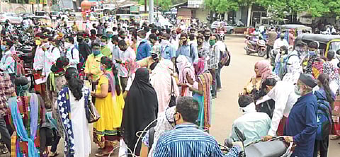 भरतीसाठी आलेले सुशिक्षित बेरोजगार