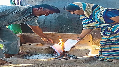 burn documents 123.jpg