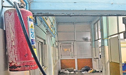 Complete the "audit" of government and private hospitals within 15 days