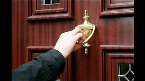 corona virus husband run away home from quarantine center wife calls police at himachal pradesh