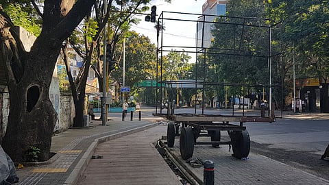 Foothpath for parkink