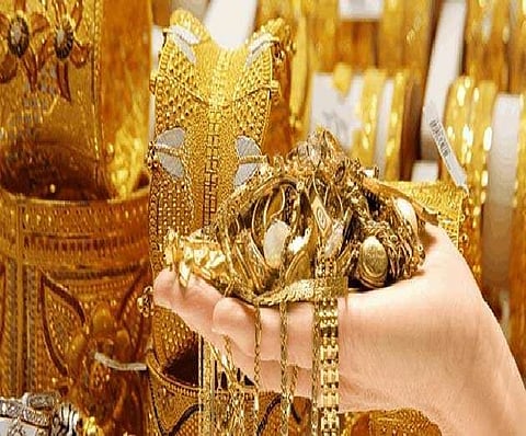 सोने पून्हा महागले; एका दिवसात सहाशे रुपयांनी वाढले भाव 