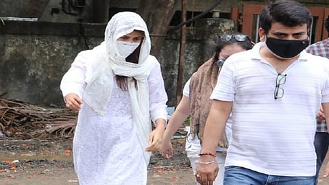 rhea chakraborty at cooper 