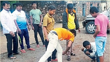 The lockdown also annoyed children with smartphone & TV