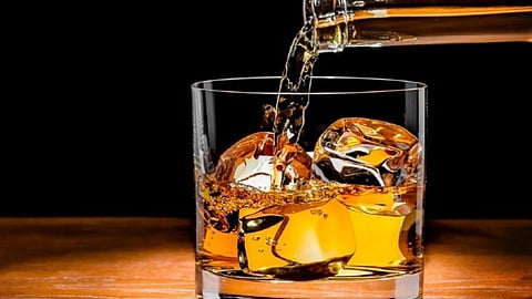 चायनीज सेंटरमध्ये अवैध दारूविक्री सुरू; कऱ्हाड बस स्थानक परिसरातील प्रकार