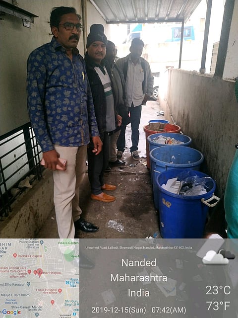 नांदेडच्या डॉक्टर लेनमधील चार रुग्णालयांना दंड लावला.