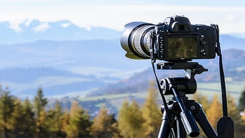 t twenty-five thousand Photographer in trouble kolhapur marathi news