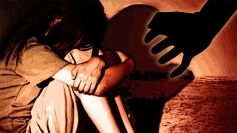 harassment to minor girl in ratnagiri