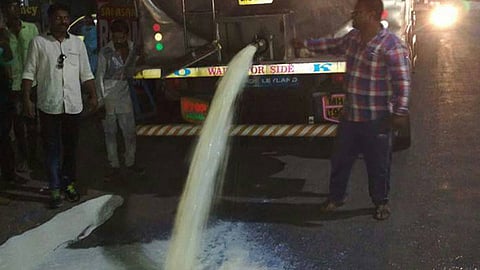 #farmerstrike begins in maharashtra