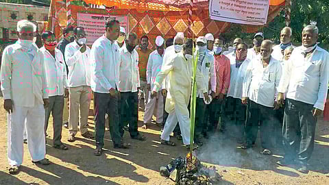 कारखाना व्यवस्थापनाविरुध्द 'श्रीराम' कामगारांचा 'शिमगा'