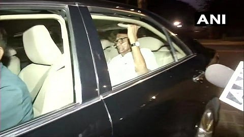 ncp leader sharad pawar meets congress leader sonia gandhi