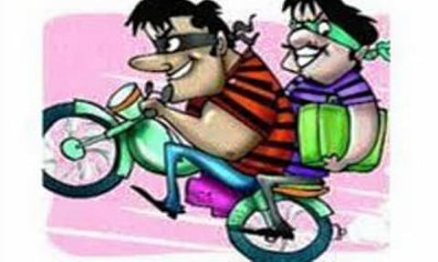 two wheeler chor
