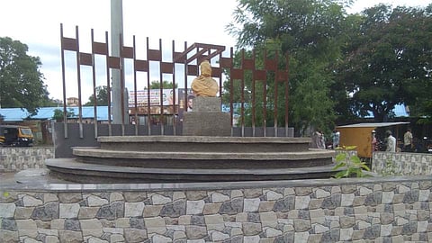 जुनी सांगवीतील 'या' पुतळ्याच्या सुशोभीकरणाला कोरोनाचं ग्रहण!