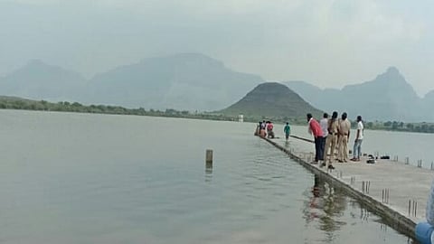  young man drowned in a dam nashik marathi news
