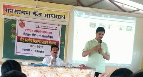 गुजराती डाॅक्टरने घेतला मराठी शाळा टिकाविण्याचा ध्यास!