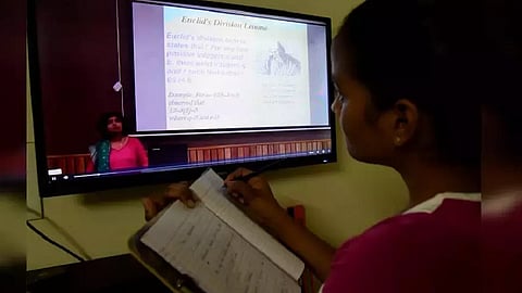 ‘ऑपरेशन प्लॅकफेस’! विद्यार्थ्यांच्या ऑनलाईन वावरावर सायबर भामट्यांची नजर; शिक्षकांचीही होतेय फसवणूक