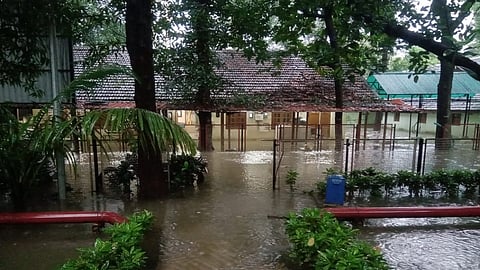 मुंबई पालिकेच्या रुग्णालयांना पावसाचा फटका; नायर, कस्तुरबा, जे.जे. रुग्णालयात पाणीच पाणी, ओपीडीमध्ये रुग्णांचे हाल 
