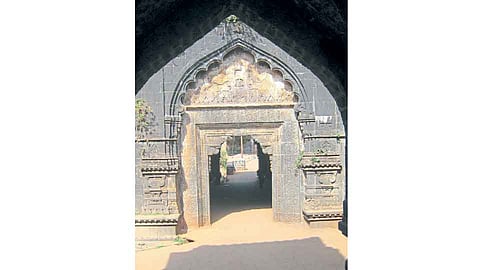 पन्हाळगडावरील तीन दरवाजा रात्री बंद