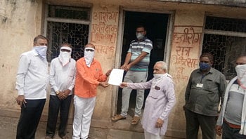 व्यापारी महासंघाच्या मागणीला प्रशासनाचा नकार.. पारोळा येथे प्रतिबंधित क्षेत्र कायम !