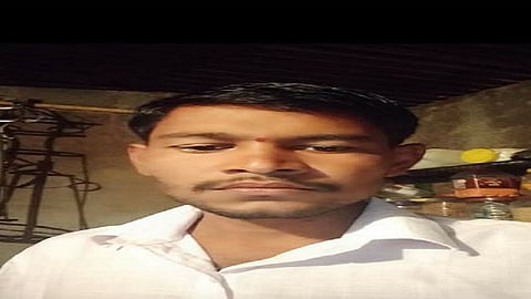 A youth was killed when a motorcycle hit a bullock cart on Majalgaon to Parbhani road 2.jpg