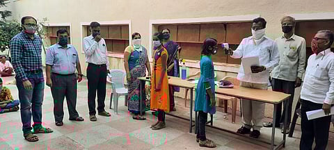 Akkalkot School