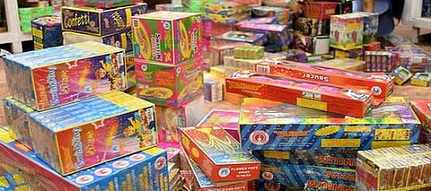 Smoke from firecrackers is harmful to coronaviruses; Fear of another wave after Diwali persists