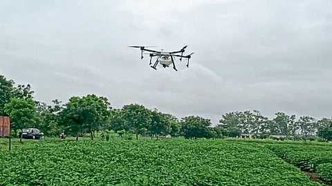 ड्रोन हे आश्‍वासक तंत्रज्ञान असून, भविष्यामध्ये कृषी क्षेत्रामध्ये त्याचा वापर वाढत जाणार आहे.