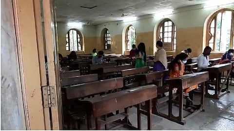 In pune university On the second day of the final year offline exams were smooth but online exams were stumbling